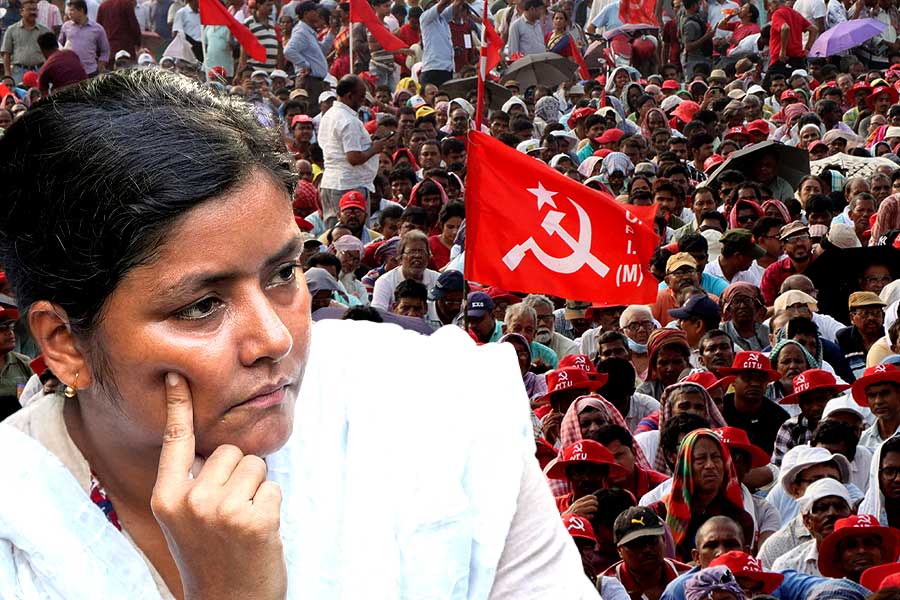 Senior CPM leaders did not allowed Minakshi Mukherjee to speak at Brigade