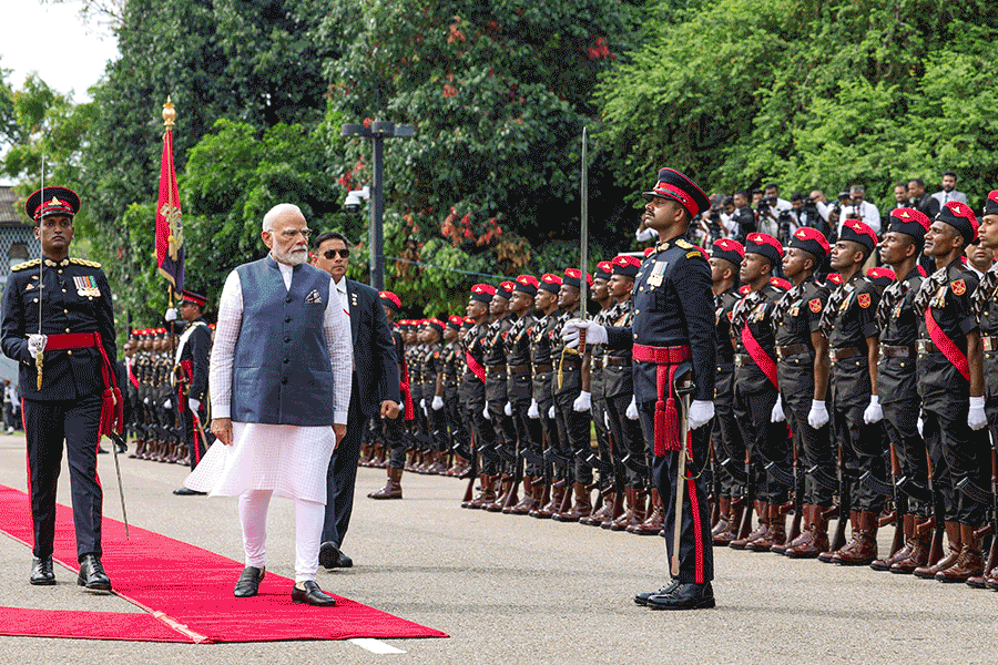 PM Narendra Modi Receives Ceremonial Welcome As He Begins Sri Lanka Visit