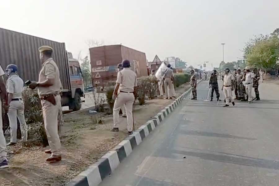 2 injured in BSF firing in Dhuliyan murshidabad