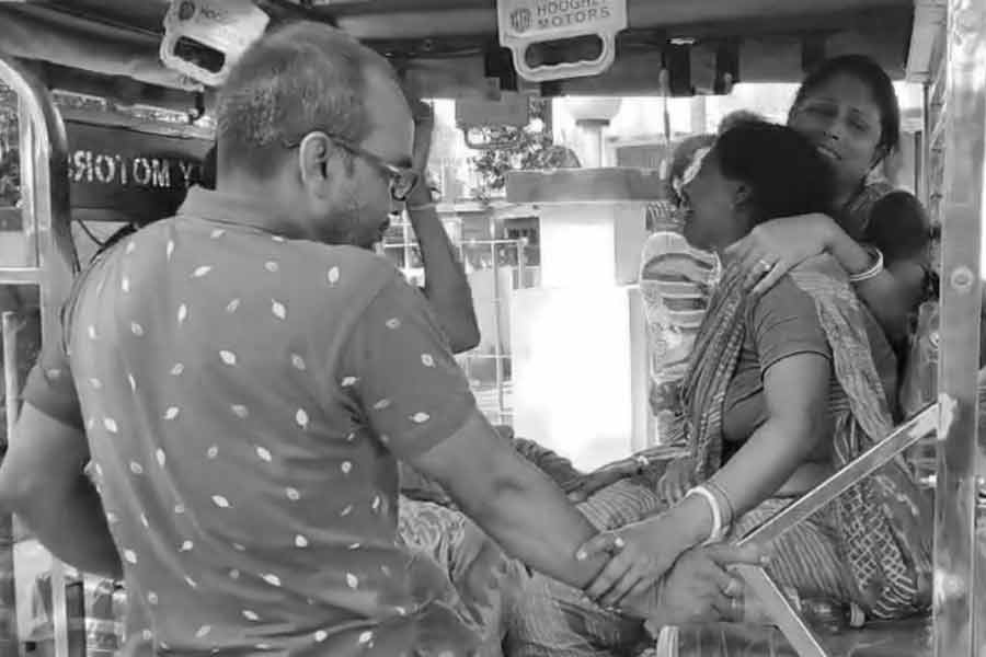 Body of former manager found in cooperative bank in Shantipur