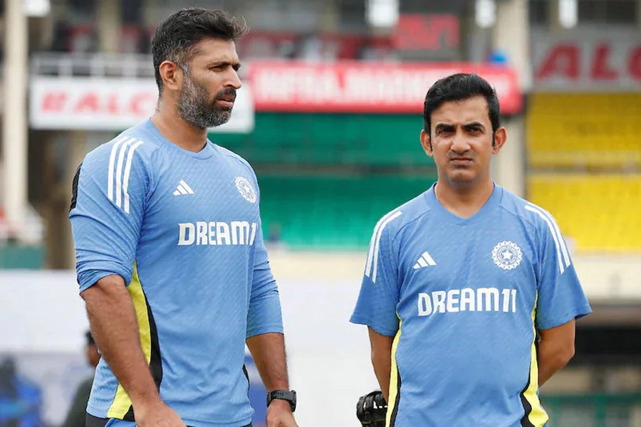 Abhishek Nayar reportedly sacked for leaking dressing room talks