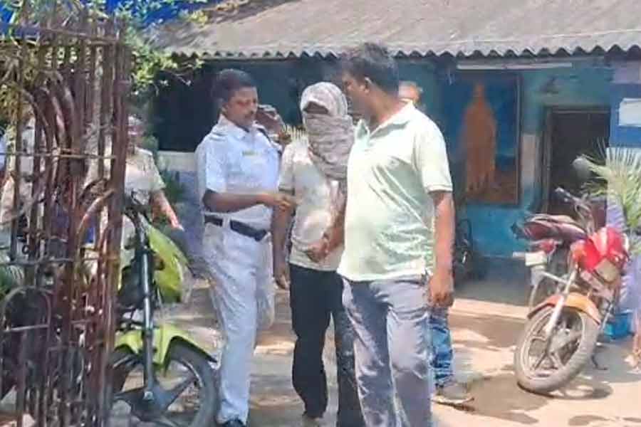 Police officer arrested in Hooghly