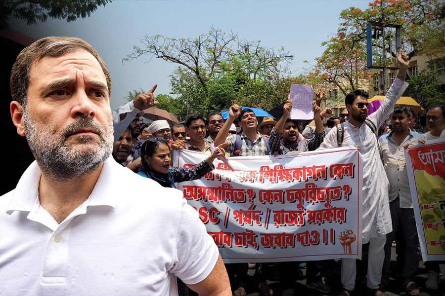 SSC Scam: Rahul Gandhi meets jobless teachers