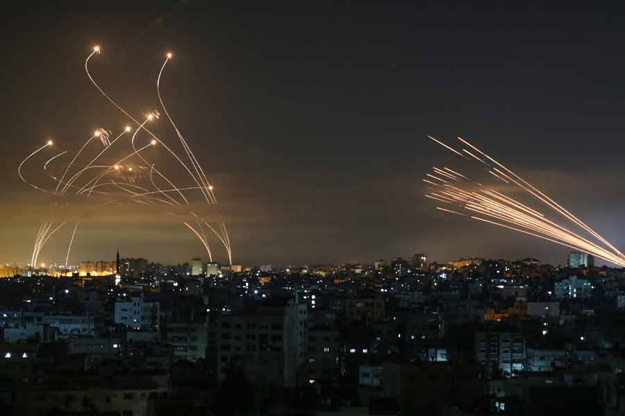 9 Killed In 'Massive' Russian Missile Attack On the Kyiv