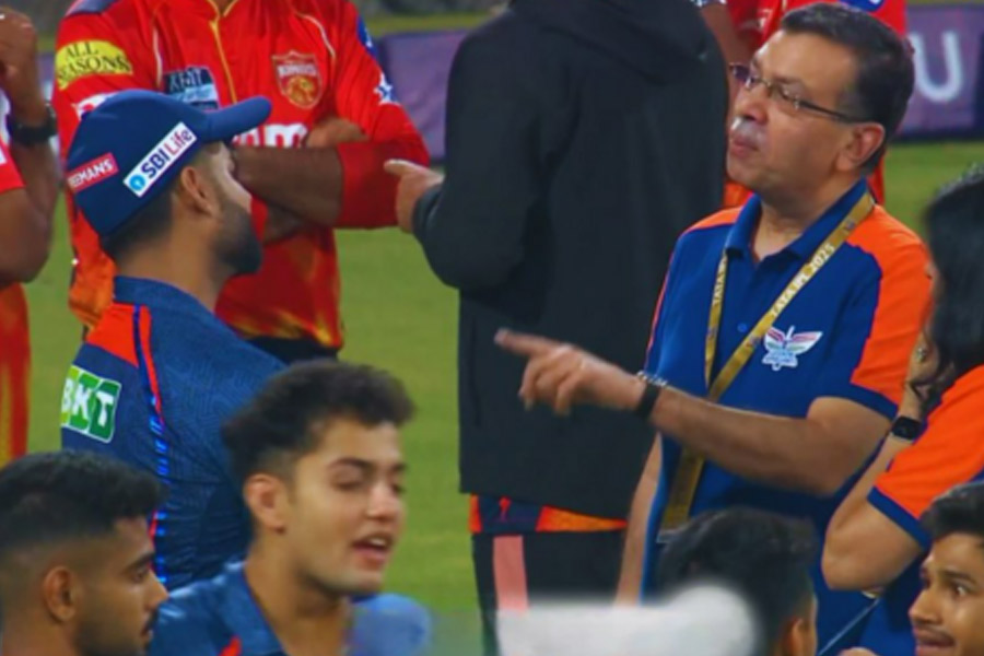 Sanjiv Goenka and Rishabh Pant animated chat goes viral