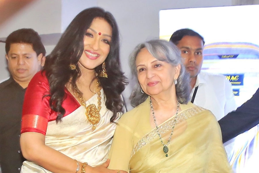 Sharmila Tagore wants to remake of her film 'Sesh Anka'
