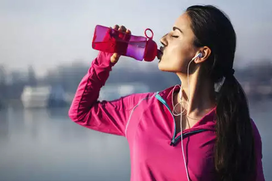 Should you drink water while standing? Nutritionist reveals it can be harmful