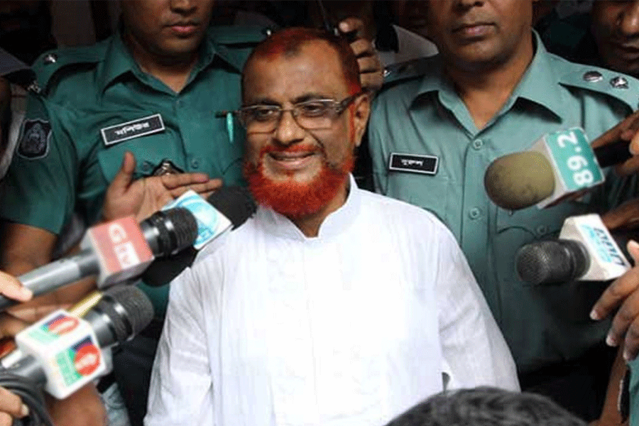 ইউনুসের বাংলাদেশে সব সম্ভব! এবার ৭১-এর গণহত্যায় দোষী জামাত নেতার ফাঁসির সাজা মকুব