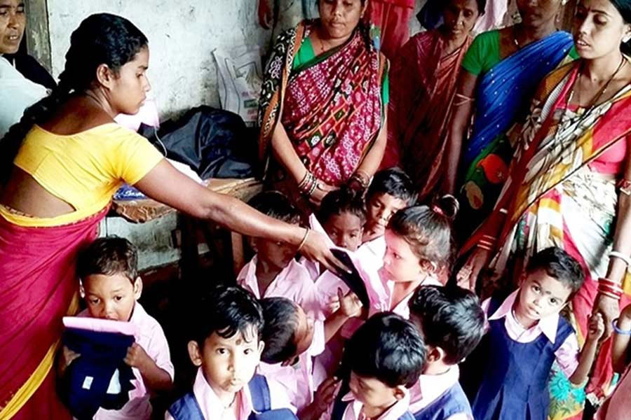 LPG connections are being taken all Anganwadi centers in Howrah