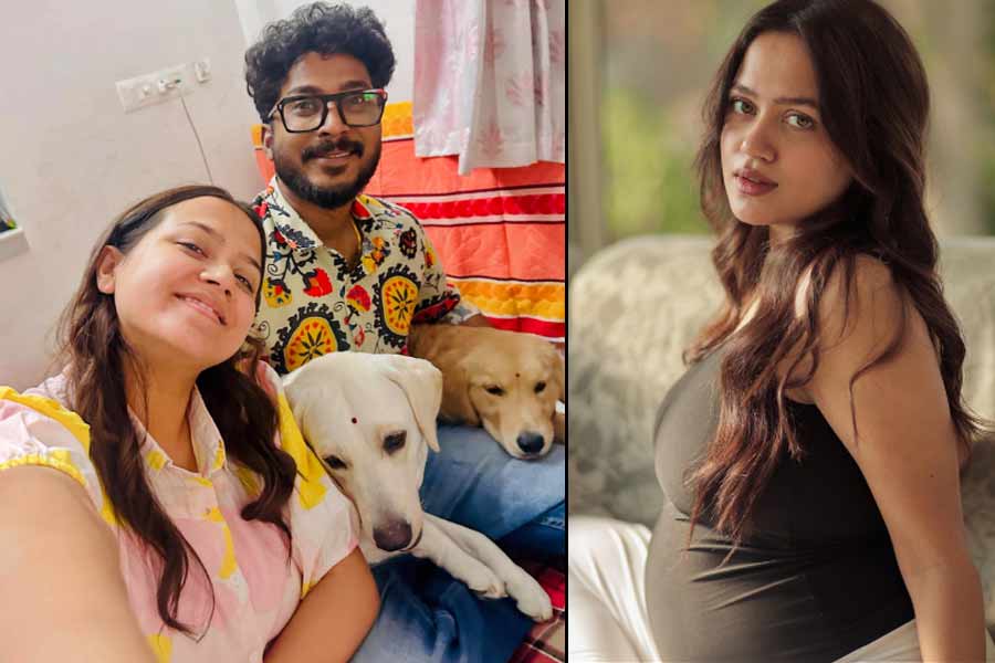 Actress Ahona Dutta flaunt baby bump on social media