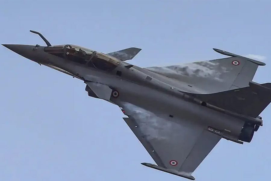 Indian Air Force conducted a drill on the Ganga Expressway
