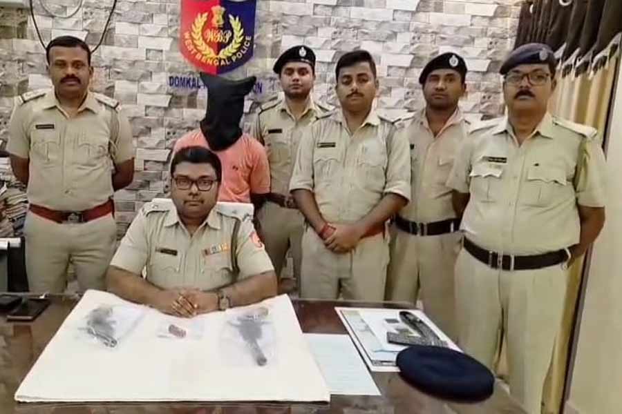 Man allegedly arrest with arms in Murshidabad