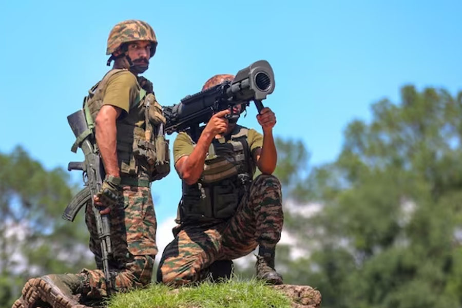 Pakistan continues unprovoked firing along LoC for 11th straight night, Army retaliates