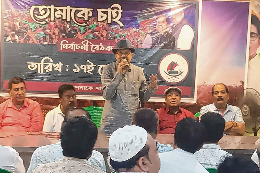 Tapas Chattopadhyay and Arup Roy support Srinjoy Bose for upcoming Mohun Bagan election