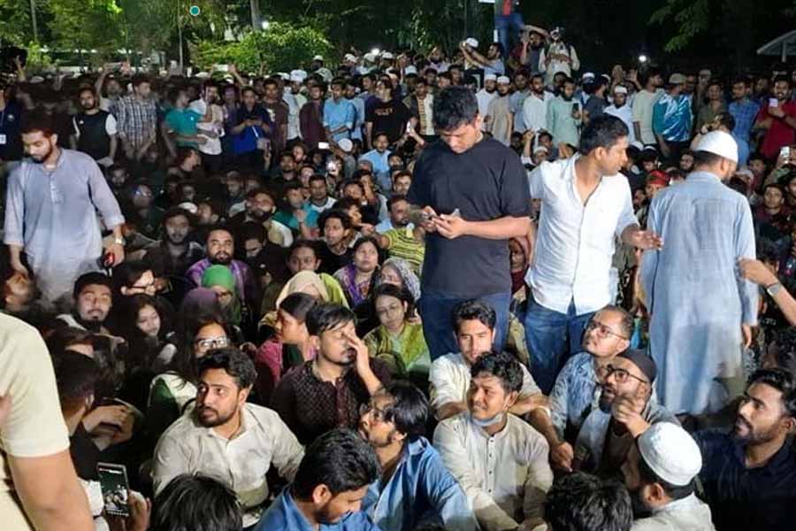 Students of the Anti-Discrimination Student Movement have taken a stand in front of Muhammad Yunus' residence