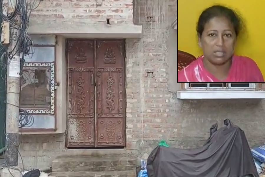 কাউন্সিলর ঘনিষ্ঠ নেতার ‘দাদাগিরি’! মাছ বিক্রিতে বাধা পেয়ে প্রতিবাদ, ‘আক্রান্ত’ দম্পতি