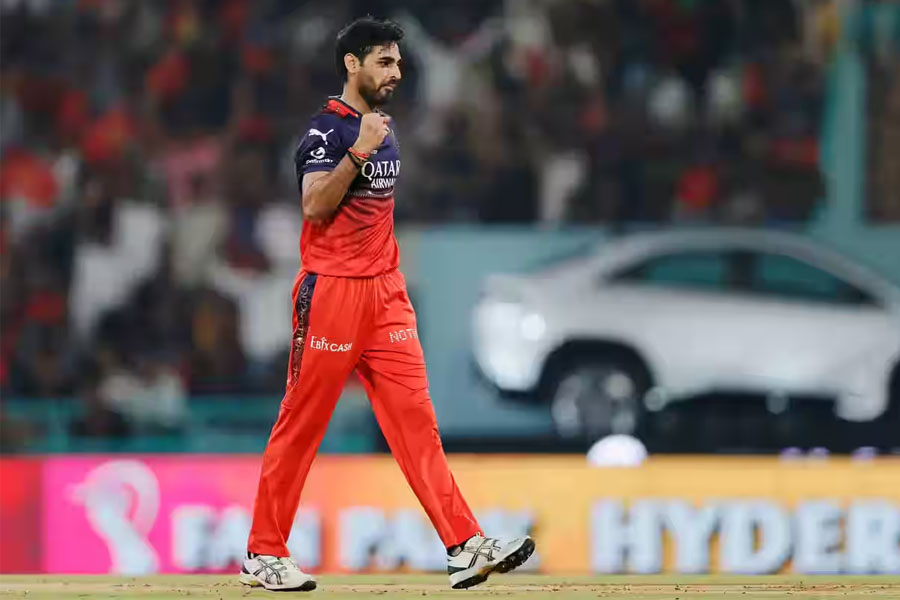 ফুরিয়ে যাননি, নয়া নজির গড়ে প্রমাণ করলেন ভুবনেশ্বর কুমার