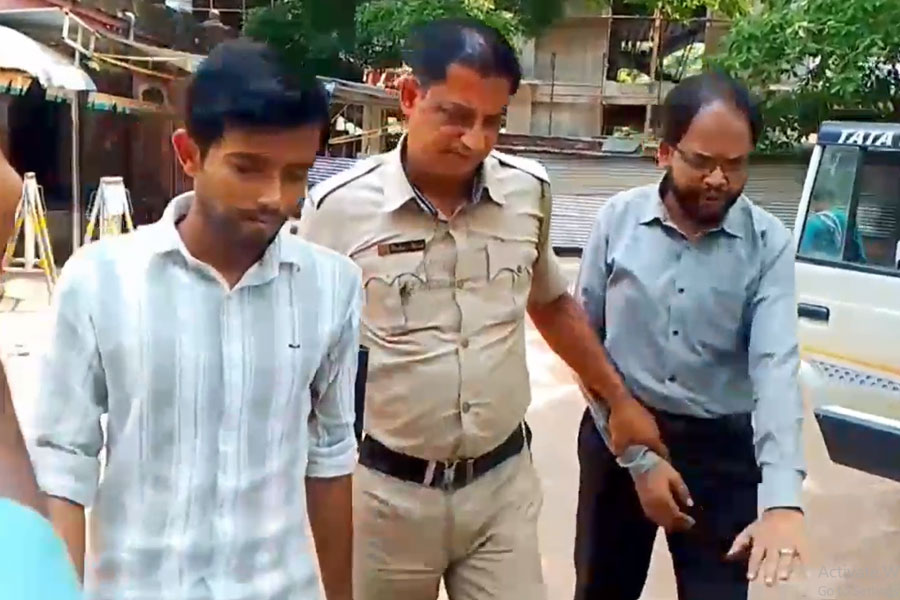 2 arrested in Bongaon for Pakistani flagging