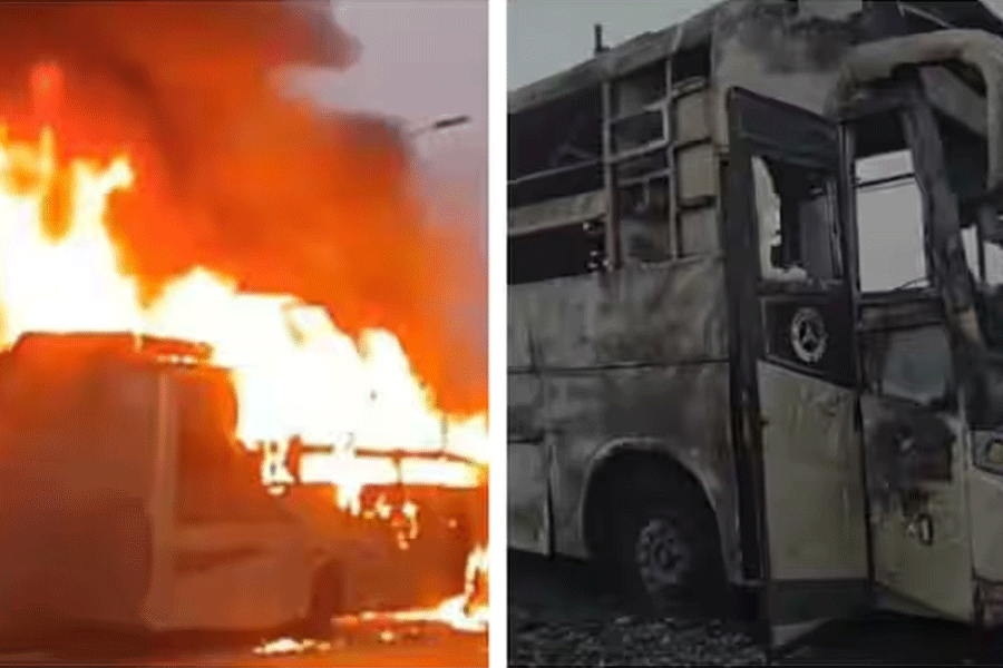 5 Killed In Massive Fire In Sleeper Bus In Uttar Pradesh
