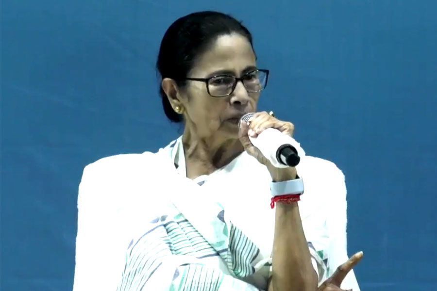 Mamata Banerjee instructions to deal with disasters during monsoon in North Bengal