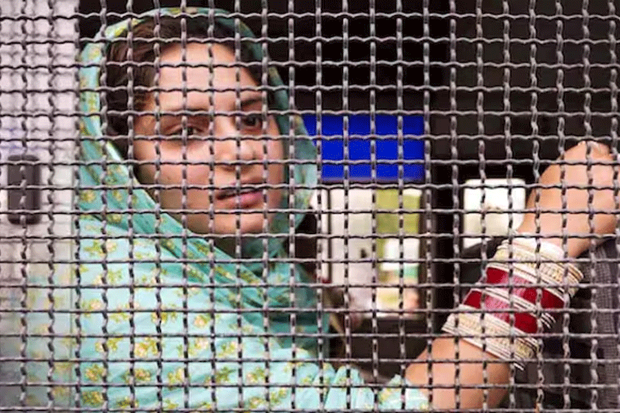 CRPF Jawan sacked for hiding marriage to Pakistani woman