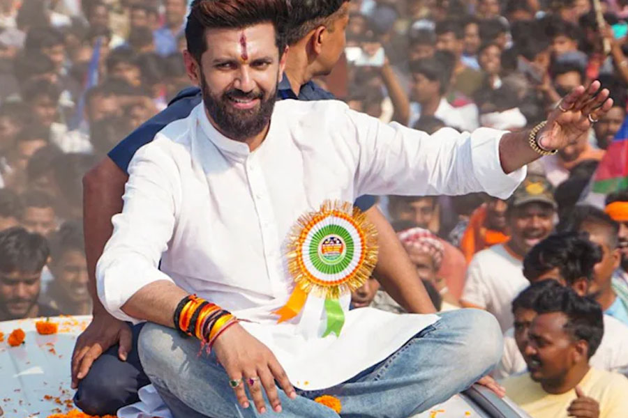 আইনশৃঙ্খলা নিয়ে নীতীশকে তোপ, সব আসনে লড়ার ঘোষণা চিরাগের, বিহারে ভাঙছে NDA?