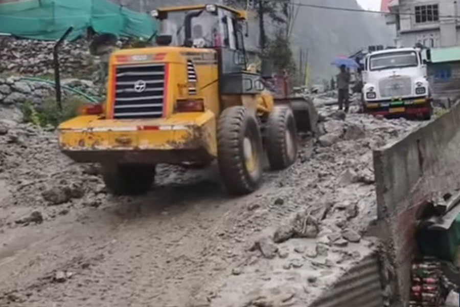 Tourists face huge hike in care fare in Darjeeling Kalimpong