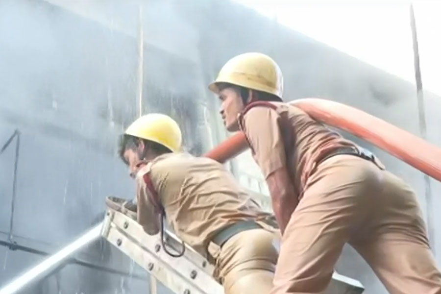 Massive fire broke out at Behala