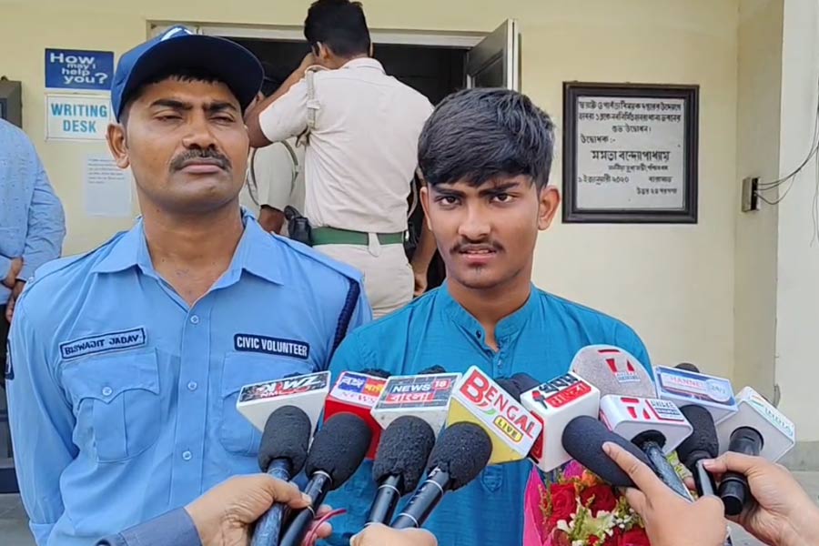 Madhyamik 2025: 'Give 100 percent to the education and you will get return more', new messege of Habra student who didn't achieve his expectation