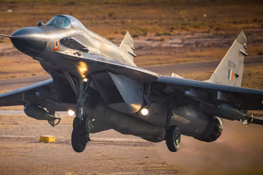 Indian Air Force plans large-scale drill along border with Pak