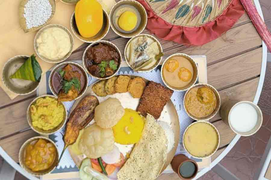 ষষ্ঠীর রসনা তৃপ্তিতে অযোধ্যা পাহাড়ে ‘জামাই রাজা থালি’, রয়েছে বরণের বিশেষ ব্যবস্থাও