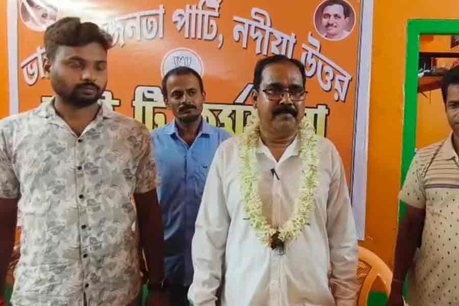 উপনির্বাচনে কালীগঞ্জে প্রার্থী ঘোষণা বিজেপির, ‘আদি’তেই ভরসা নেতৃত্বের