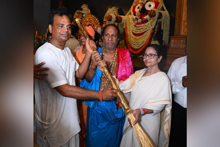 রশিতে টান দিয়ে দিঘায় রথযাত্রার সূচনা করবেন মুখ্যমন্ত্রী, সোনার ঝাঁটা দিয়ে সাফ হবে রাস্তাও