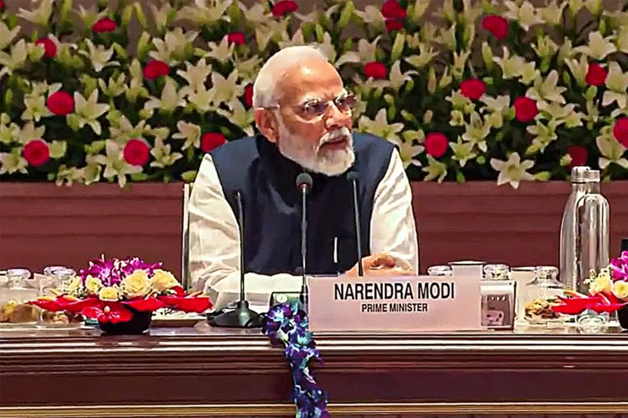 ‘যদি টিম ইন্ডিয়ার মতো কাজ করে কেন্দ্র-রাজ্য…’, নীতি আয়োগের বৈঠকে কী বললেন মোদি?