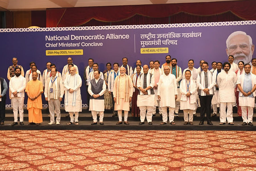 ‘অপারেশন সিঁদুর নিয়ে বেফাঁস মন্তব্য নয়’, দিল্লির বৈঠকে এনডিএ নেতাদের সতর্কবার্তা মোদির