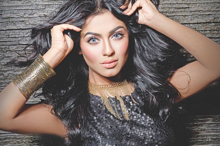 Actress Nusrat Faria arrested from Dhaka Airport allegedly worked for Awami league