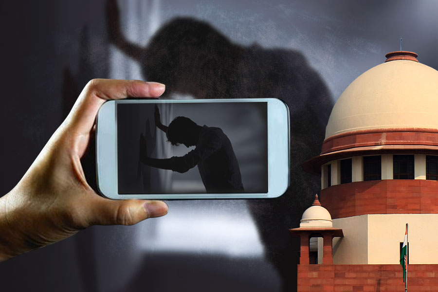 স্বামীর আত্মহত্যার ভিডিওগ্রাফি করেছিলেন ‘নির্বিকার’ স্ত্রী! হারানো মামলার জট ছাড়াতে ‘কেস রিওপেন’