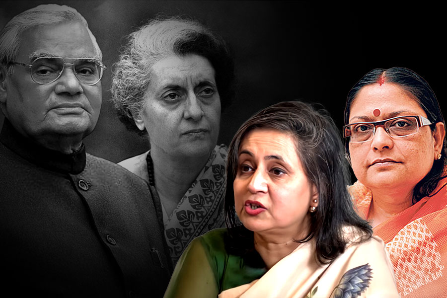 ইন্দিরা-বাজপেয়ীর সঙ্গে তুলনা, সংসদে বিশেষ অধিবেশনের প্রয়োজনীয়তা ব্যাখ্যা তৃণমূলের