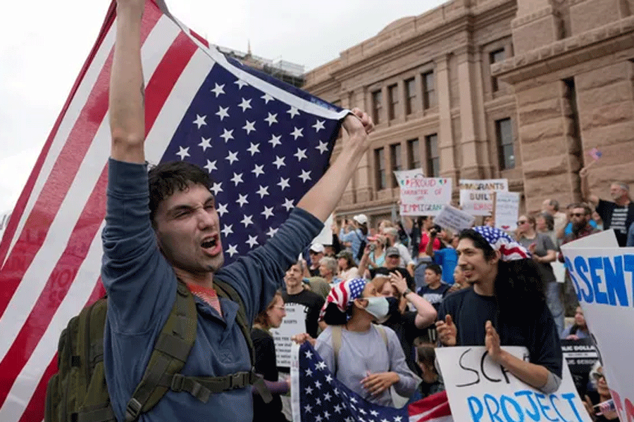 Call for mass movement in America
