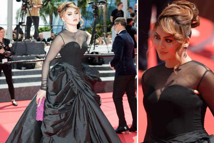 Urvashi Rautela suffers major wardrobe malfunction on Cannes Film Festival