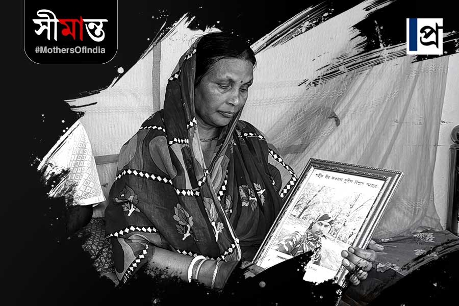 পুলওয়ামা কেড়েছে ছেলে, আজও শহিদ সুদীপের শোকে হাহাকার মায়ের