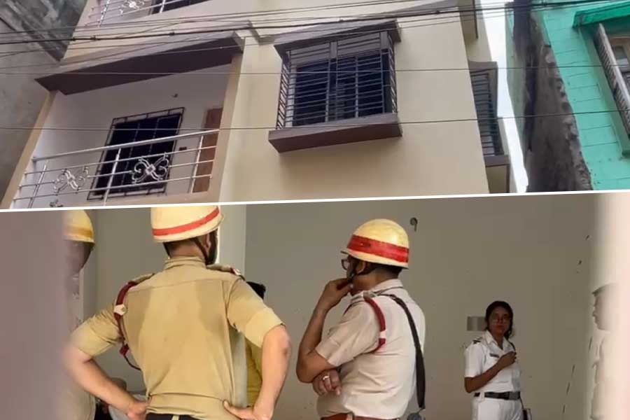 বাগবাজারে নির্মীয়মাণ বহুতলে উদ্ধার অগ্নিদগ্ধ দেহ!