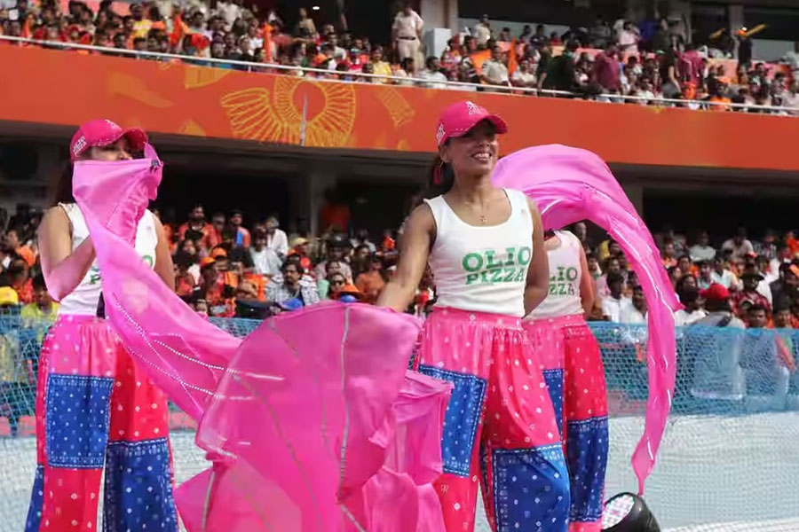 IPL 2025: Cheerleaders and DJ are back in IPL despite Gavaskar request