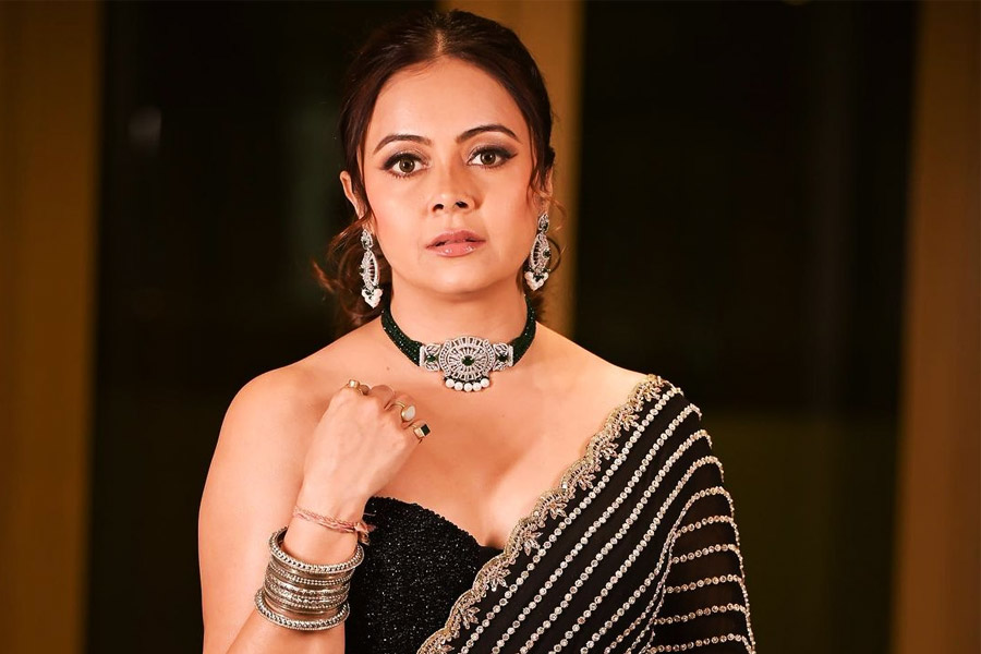Pakistani User Asks Devoleena Bhattacharjee To Leave Muslim Husband, She Reacts