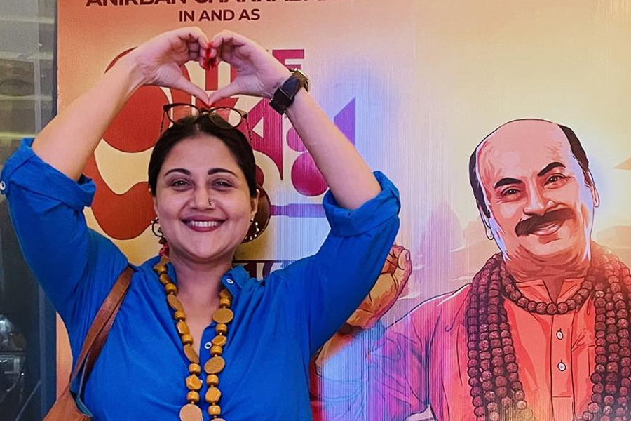 ‘পরেরটায় আমায় চান্স দাও’, ক্রাশ খেয়ে ‘একেনবাবু’তে অভিনয়ের আর্জি স্বস্তিকার!