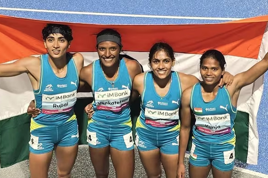 একদিনে ৩ স্বর্ণপদক, এশিয়ান অ্যাথলেটিক্স চ্যাম্পিয়নশিপে সোনার দৌড় ভারতের