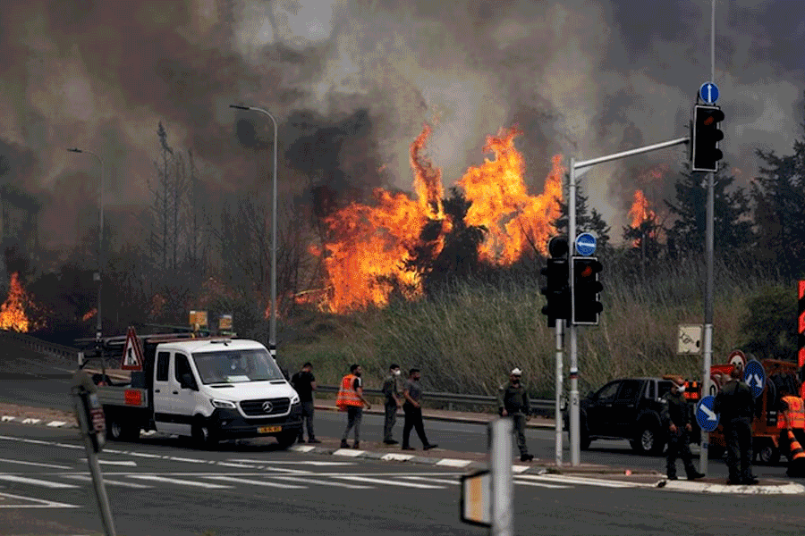 Israel's Largest Wildfires Rage Outside Jerusalem