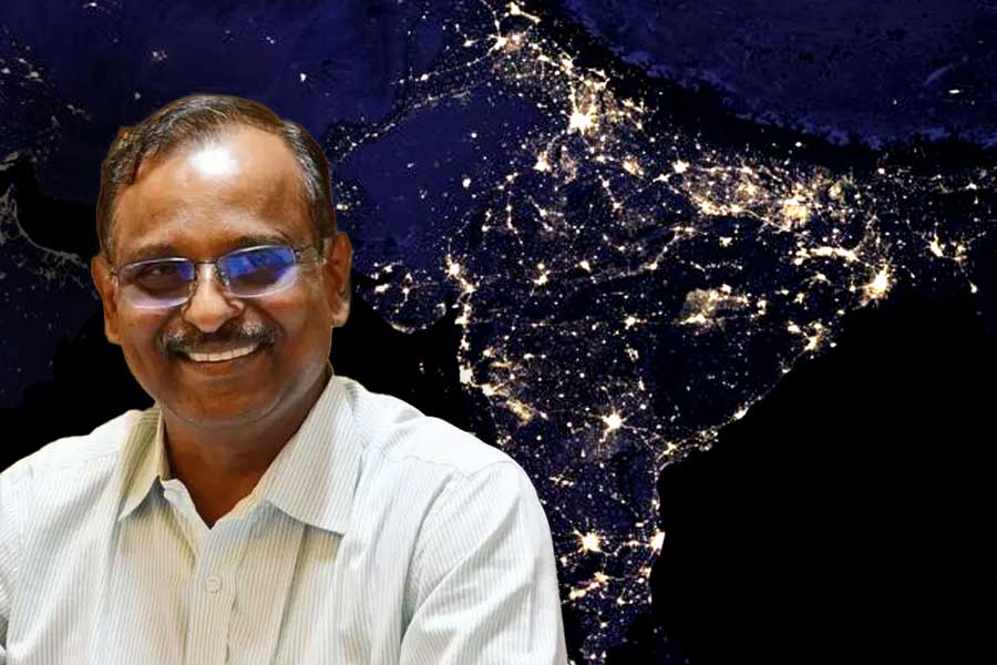 আকাশ থেকে সীমান্তে কড়া নজরদারিতে দেশ নিরাপদ, কলকাতায় এসে বললেন ইসরোর চেয়ারম্যান