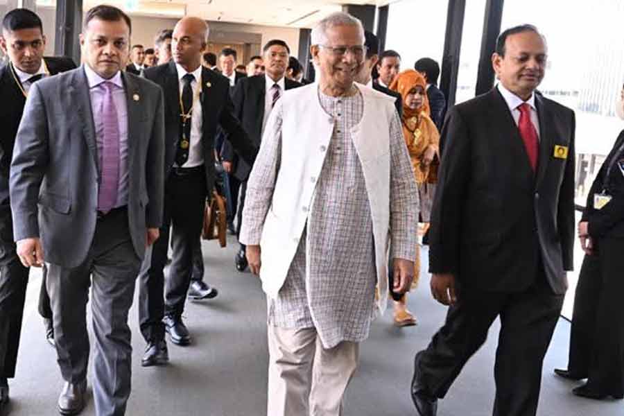 জাপান সফরে ইউনুস, ভারতের থেকে ব্যবসায় ধাক্কা খেয়ে আর্থিক সাহায্য প্রার্থনা