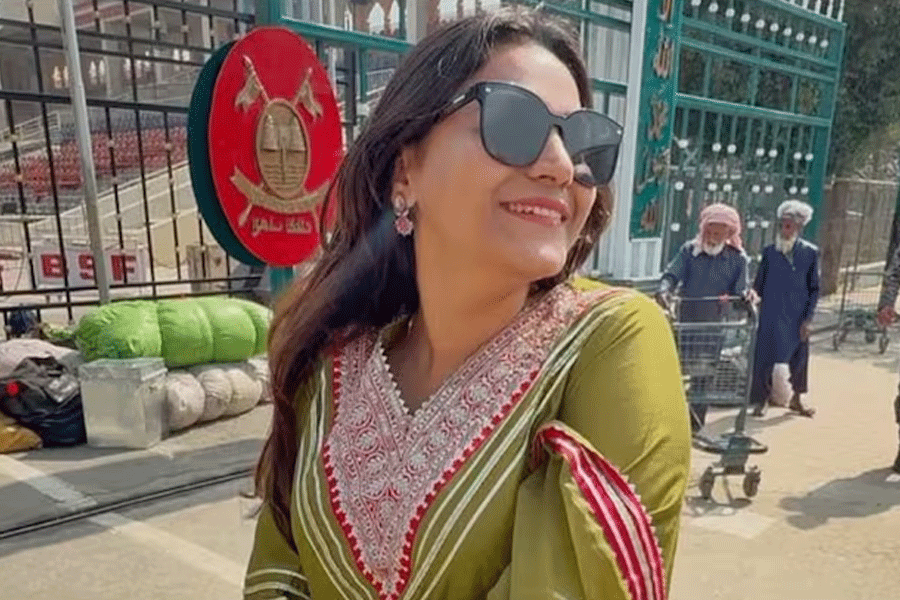 Another beautiful YouTuber from puri, one from Haryana conected to jyoti for spying